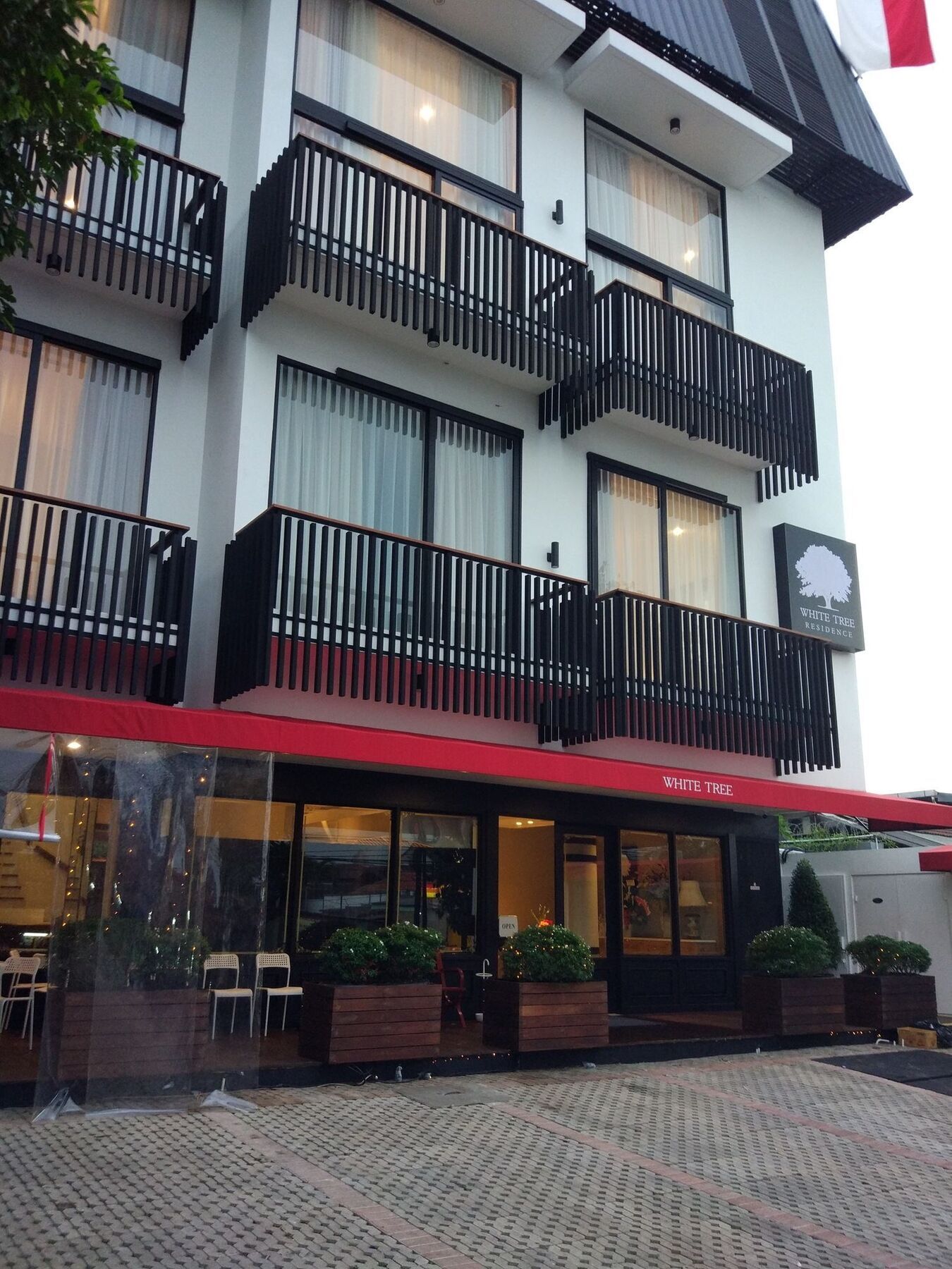 White Tree Residence Jakarta Buitenkant foto